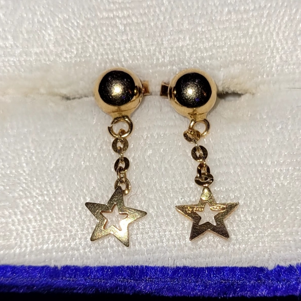 Chic 18k Yellow Polished Gold Star Dangle Post Stud Earrings